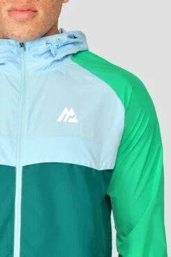 Breeze Windbreaker - Mountain Meadow/Moonstone/Deep Sea -Sport Wear Daily Store BREEZE WINDBREAKER MOUNTAIN MEADOW MOONSTONE DEEP SEA logo detail