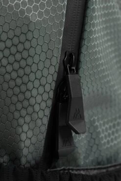 MTX Trail 2.0 32L Backpack - Black/Cement Grey/Electric Lime -Sport Wear Daily Store MTX TRAIL 2.0 32L BACKPACK BLACK CEMENT GREY ELECTRIC LIME zip detail