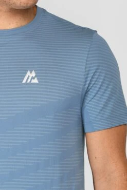 Speed Seamless T-Shirt - Steel Blue/Moonstone -Sport Wear Daily Store SPEED SEAMLESS STEEL BLUE MOONSTONE logo detail