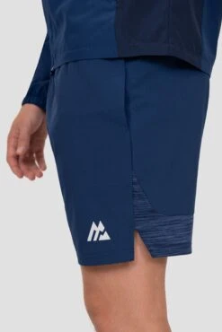 Trail Panel Short - Navy Multi -Sport Wear Daily Store TRAIL 2.0 SHORT ESTATE BLUE SET SAIL TRUE NAVY logo detail