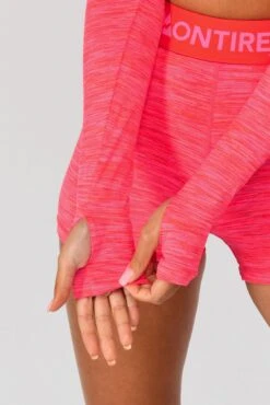 Trail Icon Long Sleeve Crop - Neon Pink/Red -Sport Wear Daily Store TRAIL ICON LS CROP NEON PINK MAGENTA PINK PUNCH SHOCKING PINK FIESTA RED sleeve detail