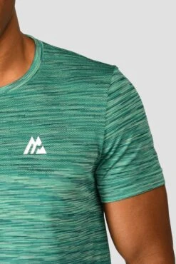 Trail Seamless T-Shirt - Mountain Meadow/Deep Sea -Sport Wear Daily Store TRAIL SEAMLESS T SHIRT MOUNTAIN MEADOW DEEP SEA logo detail