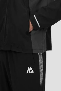 Trail Windbreaker - Black/Grey/White -Sport Wear Daily Store TRAIL 3.0 WINDBREAKER BLACK BEAUTY ASPHALT MONUMENT CASTLEROCK Sleeve Detail