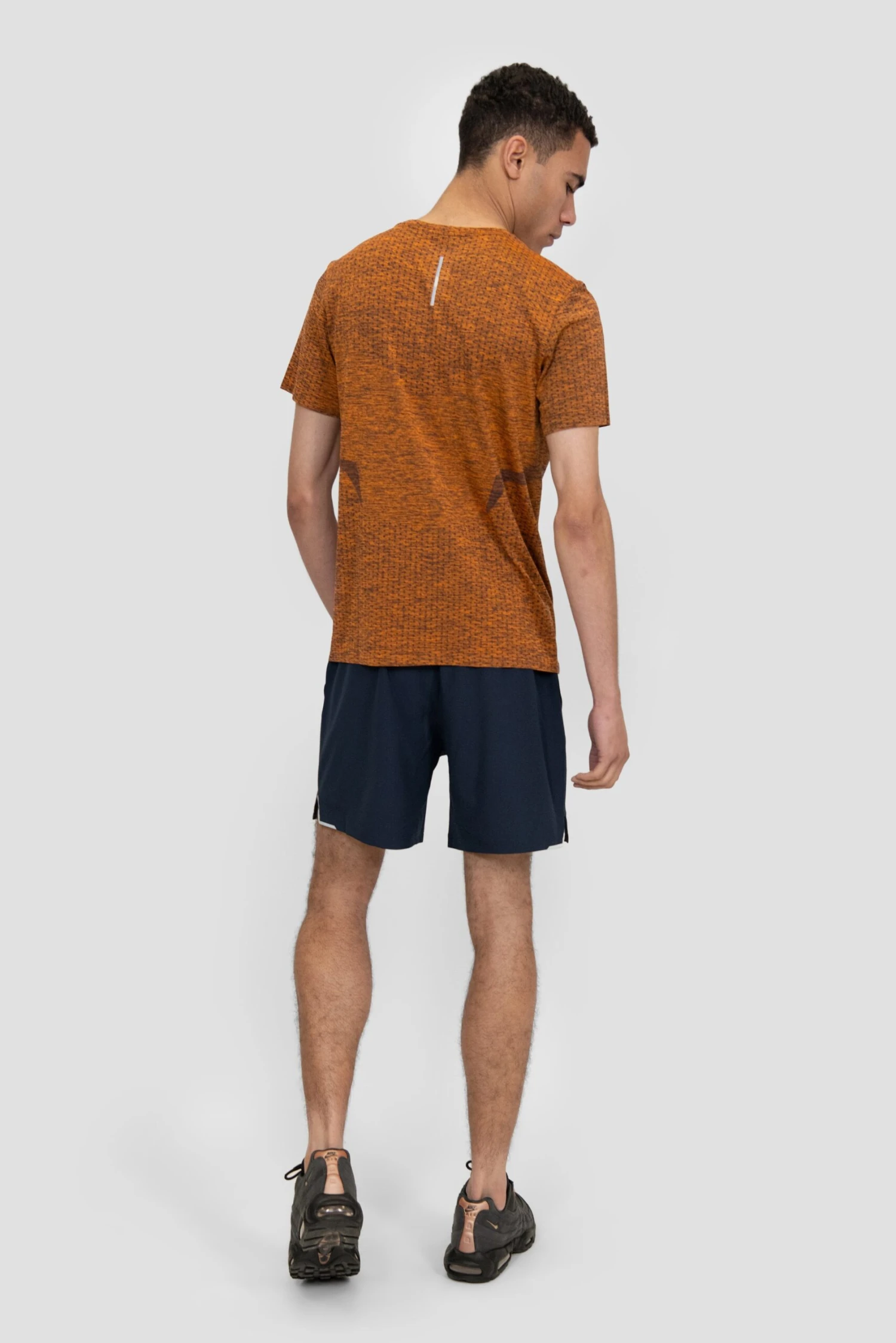 Vault Seamless T-Shirt - Ice Tango/Midnight Blue 6 Vault Seamless T-Shirt - Ice Tango/Midnight Blue - Image 4