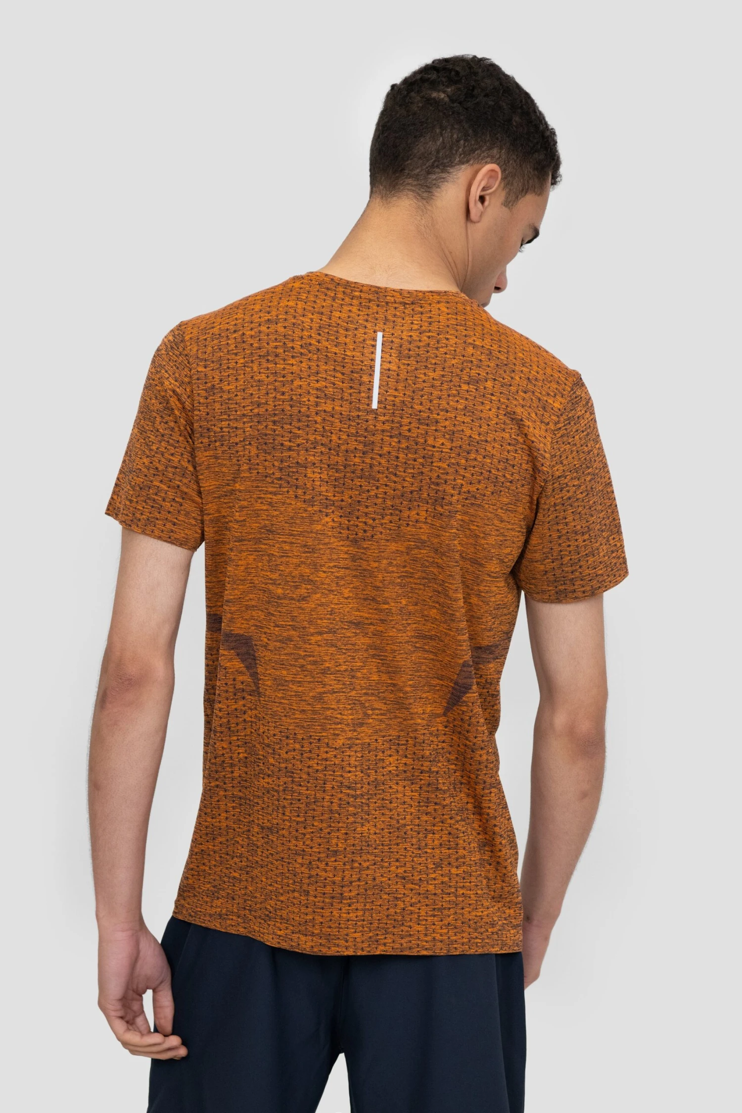 Vault Seamless T-Shirt - Ice Tango/Midnight Blue 4 Vault Seamless T-Shirt - Ice Tango/Midnight Blue - Image 2